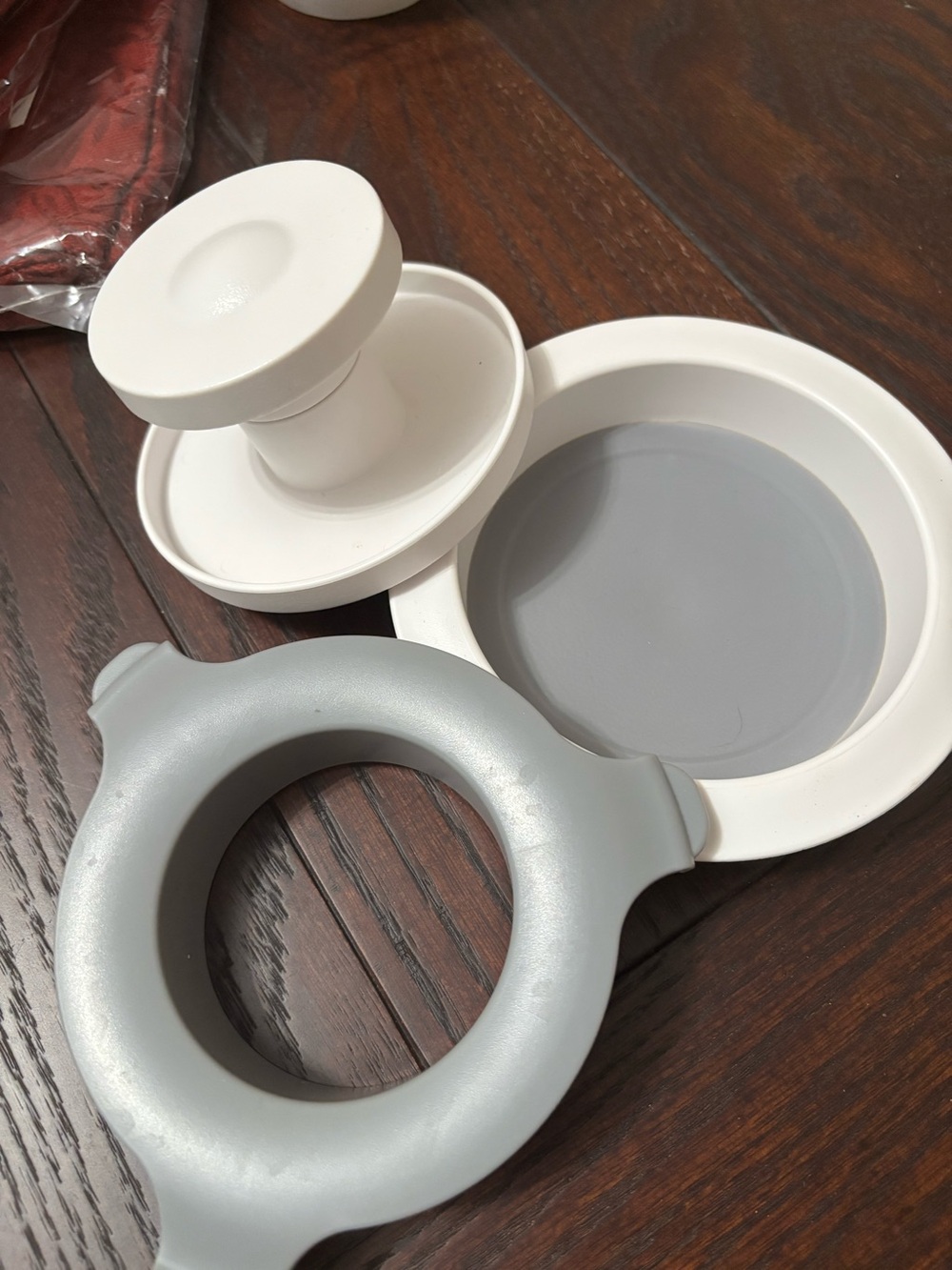 Pampered Chef burger press.